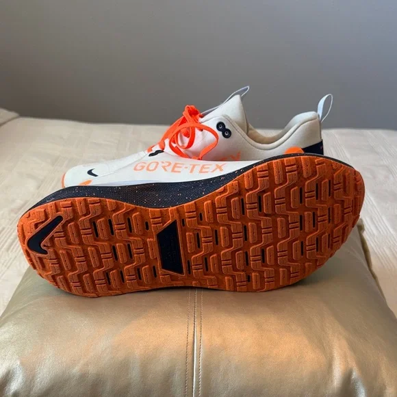 Nike Men’s White Sneakers with Neon Orange Laces - Picture 13 of 16